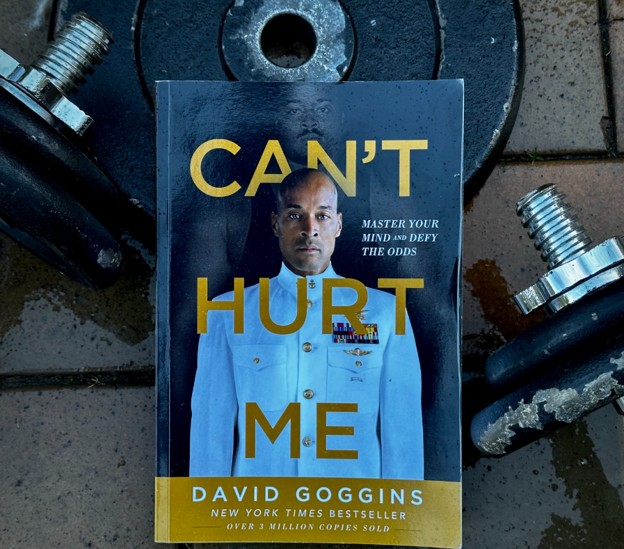 Book cover of The 7 Habits of Highly Effective People by Stephen R. Covey showing the classic personal development bestseller